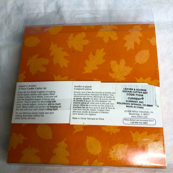 Vintage Wilton Leaves & Acorns 9 Piece Cookie Cutter Set NEW in Box - Picture 2 of 3
